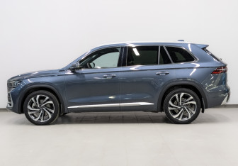 Подержанный автомобиль Geely Monjaro 2023 года (8 фото)