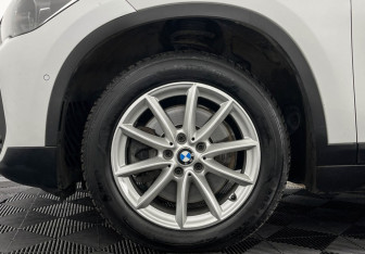 Подержанный автомобиль BMW X1 2019 года (7 фото)