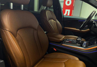 Подержанный автомобиль Audi Q8 2018 года (9 фото)