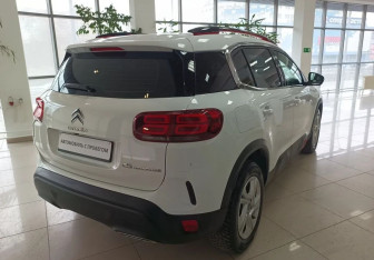 Подержанный автомобиль Citroen C5 Aircross 2019 года (5 фото)