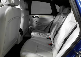 Подержанный автомобиль Porsche Macan 2017 года (12 фото)