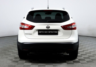 Подержанный автомобиль Nissan Qashqai 2015 года (6 фото)