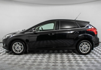 Подержанный автомобиль Ford Focus Hatchback 2014 года (8 фото)