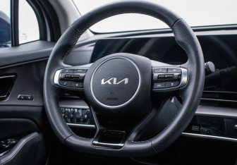 Подержанный автомобиль Kia Sportage 2025 года (15 фото)