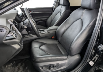 Подержанный автомобиль Toyota Camry Sedan 2022 года (20 фото)