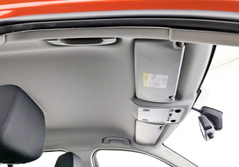 Подержанный автомобиль BMW X1 2014 года (22 фото)