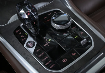 Подержанный автомобиль BMW X6 2020 года (13 фото)