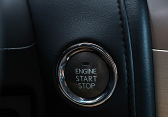 Подержанный автомобиль Lexus LX 2013 года (22 фото)