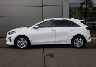 Подержанный автомобиль Kia Ceed Hatchback 2018 года (8 фото)