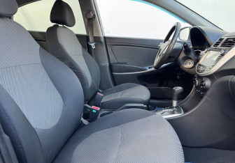 Подержанный автомобиль Hyundai Solaris Sedan 2013 года (10 фото)