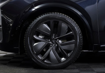 Подержанный автомобиль LiXiang L9 2023 года (32 фото)