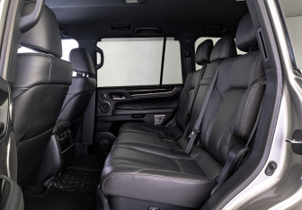 Подержанный автомобиль Lexus LX 2019 года (18 фото)