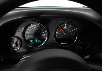 Подержанный автомобиль Jeep Wrangler 2012 года (12 фото)