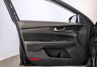 Подержанный автомобиль Kia Cerato Sedan 2021 года (19 фото)
