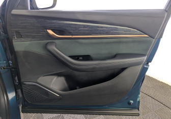 Подержанный автомобиль Geely Monjaro 2023 года (24 фото)