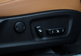 Подержанный автомобиль Lexus RX 2020 года (18 фото)