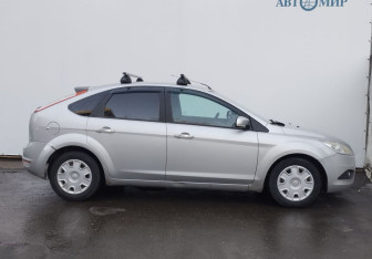 Подержанный автомобиль Ford Focus Hatchback 2011 года (4 фото)