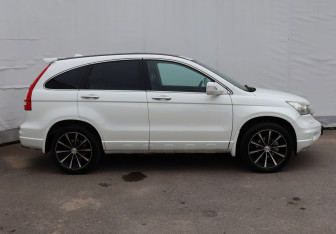Подержанный автомобиль Honda CR-V 2011 года (7 фото)