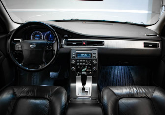 Подержанный автомобиль Volvo XC70 2008 года (8 фото)