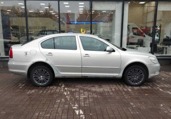 Подержанный автомобиль Skoda Octavia Liftback 2012 года (4 фото)