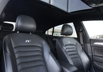 Подержанный автомобиль Volkswagen Arteon 2018 года (11 фото)