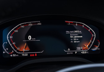 Подержанный автомобиль BMW X3 2024 года (16 фото)