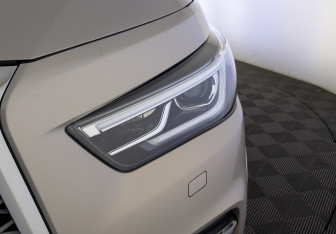 Подержанный автомобиль Infiniti QX80 2019 года (11 фото)