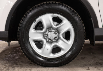 Подержанный автомобиль Toyota RAV4 2016 года (22 фото)