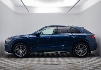 Подержанный автомобиль Audi Q8 2019 года (8 фото)