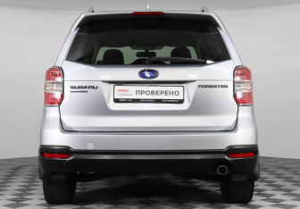 Подержанный автомобиль Subaru Forester Suv 2015 года (6 фото)