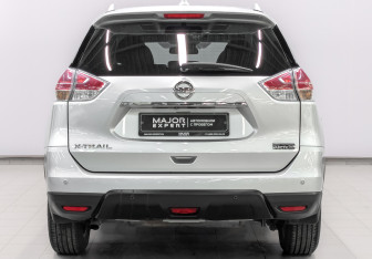 Подержанный автомобиль Nissan X-Trail 2017 года (6 фото)