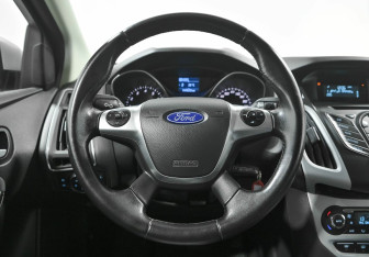 Подержанный автомобиль Ford Focus Wagon 2014 года (6 фото)