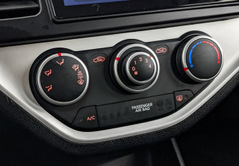 Подержанный автомобиль Kia Picanto 2011 года (21 фото)