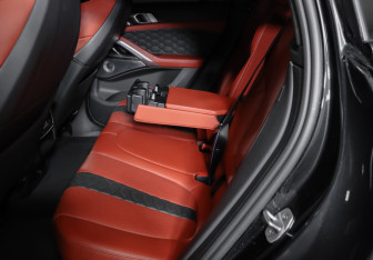 Подержанный автомобиль BMW X6 M 2020 года (10 фото)