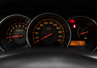 Подержанный автомобиль Nissan Tiida Sedan 2010 года (12 фото)