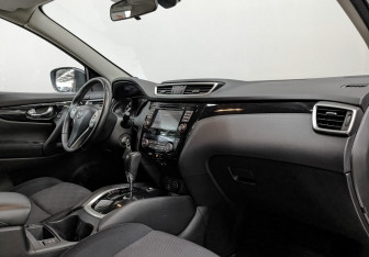 Подержанный автомобиль Nissan Qashqai 2016 года (11 фото)