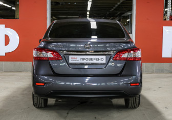 Подержанный автомобиль Nissan Sentra Sedan 2014 года (6 фото)