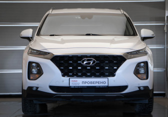 Подержанный автомобиль Hyundai Santa Fe 2019 года (2 фото)