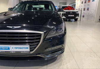 Подержанный автомобиль Genesis G80 2020 года (7 фото)