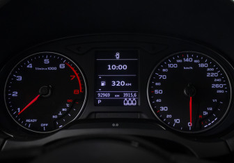 Подержанный автомобиль Audi A3 Sedan 2017 года (12 фото)