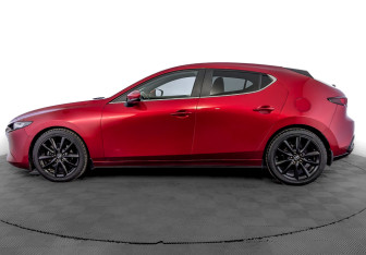 Подержанный автомобиль Mazda 3 Hatchback 2019 года (8 фото)