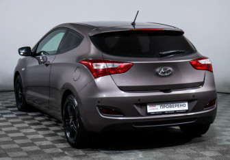 Подержанный автомобиль Hyundai i30 Hatchback 2014 года (7 фото)