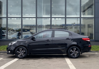 Подержанный автомобиль Kia Rio Sedan 2016 года (8 фото)