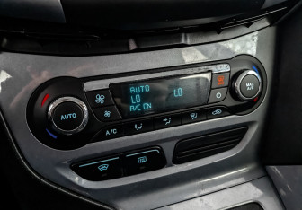 Подержанный автомобиль Ford Focus Hatchback 2014 года (18 фото)