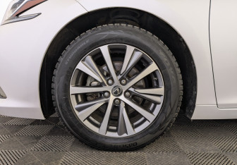 Подержанный автомобиль Lexus ES 2021 года (18 фото)