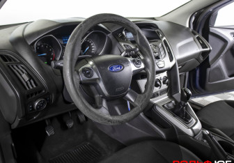 Подержанный автомобиль Ford Focus Wagon 2013 года (18 фото)
