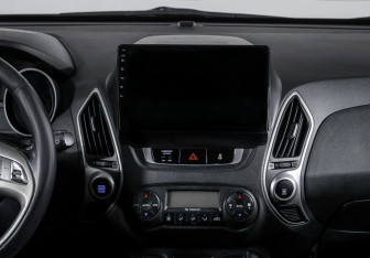Подержанный автомобиль Hyundai ix35 2012 года (13 фото)