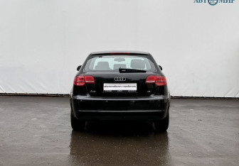 Подержанный автомобиль Audi A3 Hatchback 2010 года (6 фото)