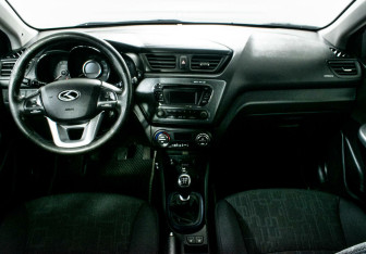 Подержанный автомобиль Kia Rio Hatchback 2013 года (6 фото)