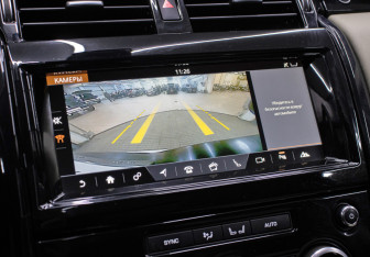 Подержанный автомобиль Land Rover Discovery 2018 года (26 фото)